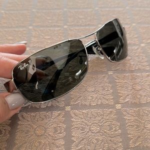 Ray-Ban Polarized Sunglasses RB3379 with case